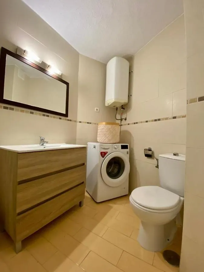 Estudio Soleado Y Bien Ubicado Fuengirola Spain